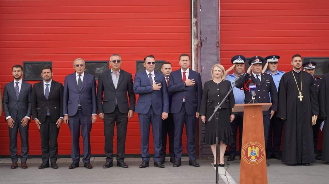 Prefectul județului Dâmbovița, Claudia Gilia, a fost prezentă în mijlocul pompierilor dâmbovițeni cu ocazia Zilei Pompierilor, celebrată la data de 13 septembrie.