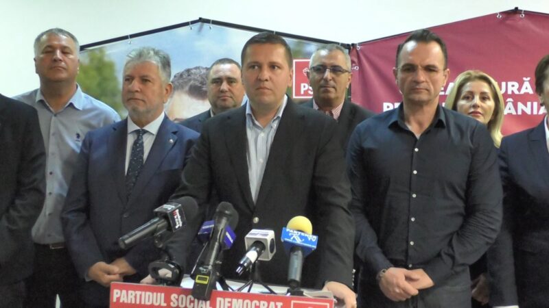 PSD Dâmbovița a început campania de strângere de semnături pentru susținerea lui Marcel Ciolacu la alegerile prezidențiale. VIDEO PSD Dâmbovița a început campania de strângere de semnături pentru susținerea lui Marcel Ciolacu la alegerile prezidențiale