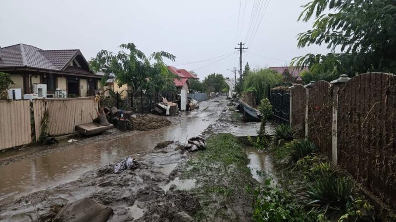 Dezastru au lăsat în urmă inundațiile Dezastru au lăsat în urmă inundațiile