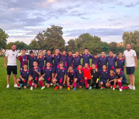 A început o nouă ediție a campionatului Juniori U13, aducând împreună 14 echipe pasionate de fotbal. Competiția promite