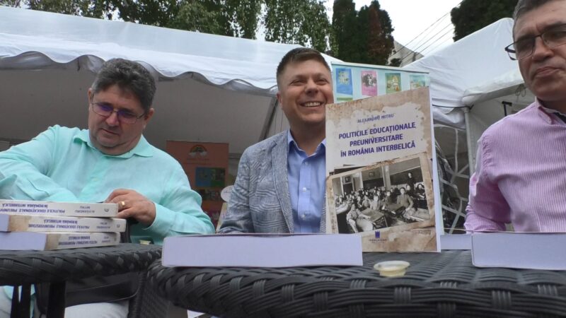 Lansarea volumului „Politicile educaționale preuniversitare în România interbelică” de Alexandru Mitru: O contribuție remarcabilă la istoria educației românești Astăzi, scena culturală românească s-a îmbogățit cu un nou volum de excepție: „Politicile educaționale preuniversitare în România interbelică”