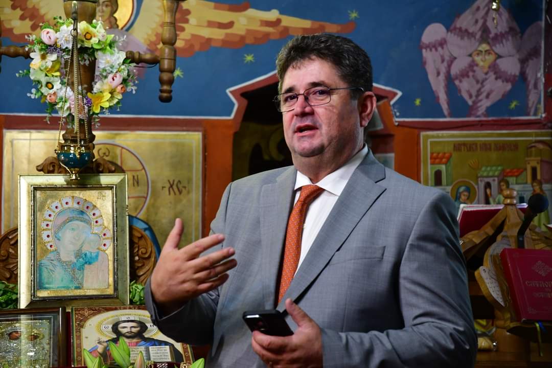 O zi binecuvântată la Hramul Bisericii "Nașterea Maicii Domnului" din Colacu, întreaga comunitate având alături și pe primarul Marius Caravețeanu
