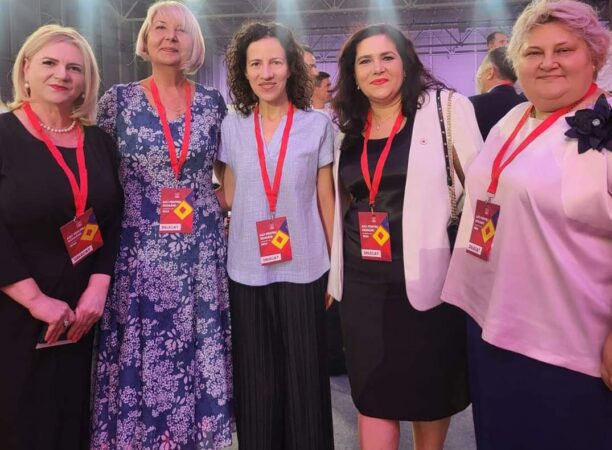 Premierul României, Marcel Ciolacu: Propunerea oficială a țării pentru funcția de comisar european este europarlamentarul PSD, Roxana Mînzatu Premierul României, Marcel Ciolacu, a anunțat luni că propunerea oficială a țării pentru funcția de comisar european este europarlamentarul PSD