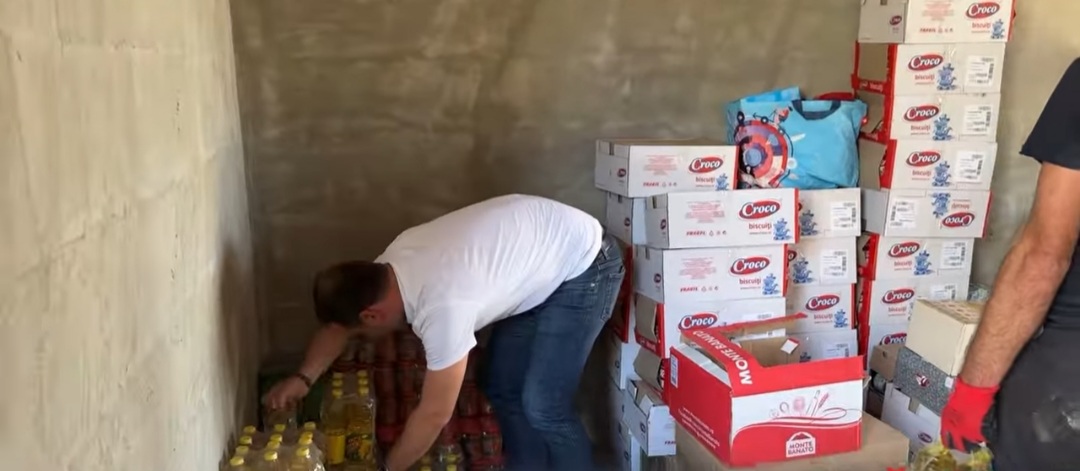 Transportul umanitar de la  Răzvad, a ajuns în comuna Costache Negri.
