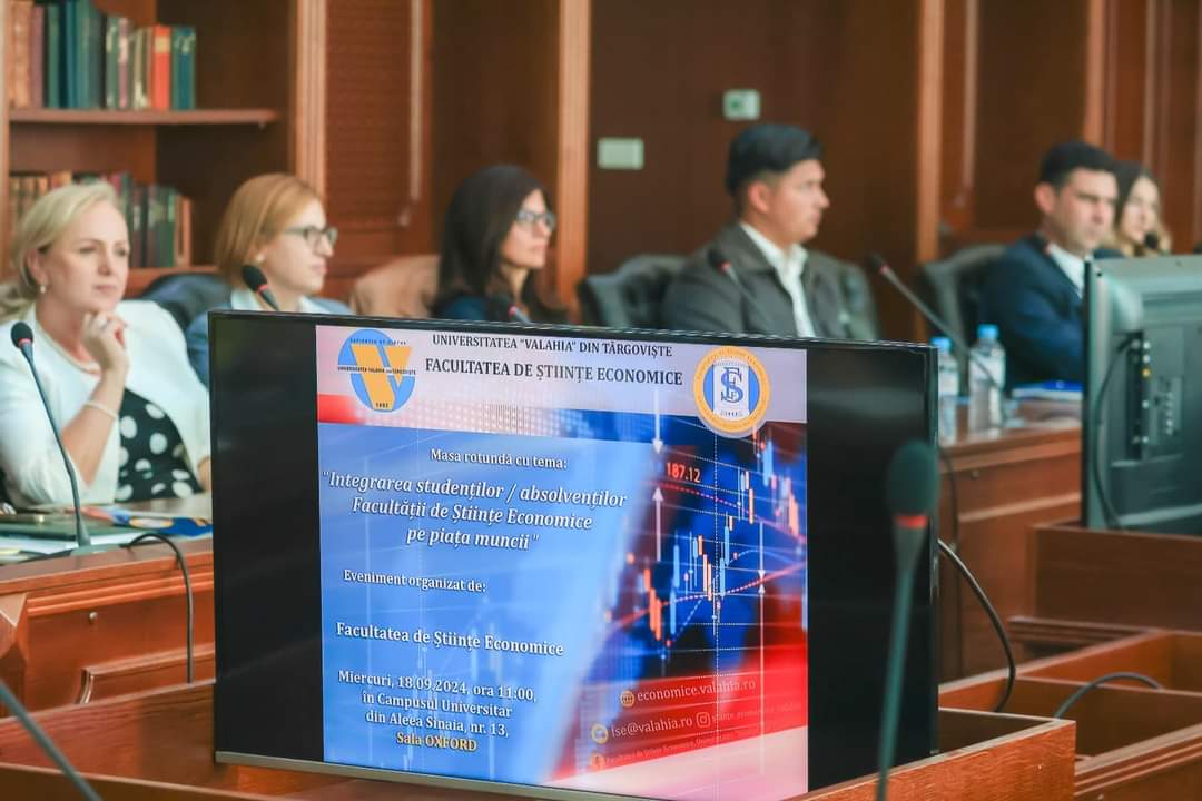 Eveniment important la Facultatea de Științe Economice din Târgoviște pe tema integrării studenților pe piața muncii. Participanți importanți și discuții relevante.