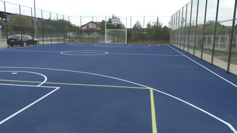 Teren de sport ultramodern  în Cartierul Sagricom din Târgoviște, parte a unei investiții de 800.000 de lei, realizată de administrația primarului Daniel Cristian Stan. 