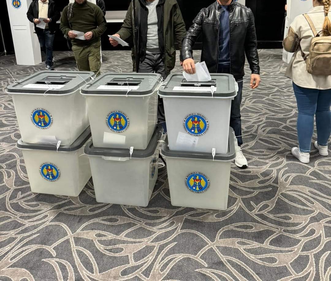 Autoritatea Electorală Permanentă (AEP) anunță că găzduiește două secții de votare pentru cetățenii moldoveni aflați în România,