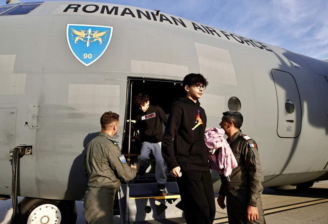 Premierul Marcel Ciolacu a anunțat cu bucurie că aproape 70 de copii, femei, bătrâni și persoane cu probleme medicale grave au fost repatriați din Liban