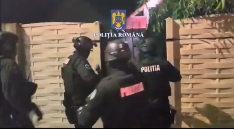 Percheziții la camatarii din Dâmbovița, Ilfov și București.VIDEO Percheziții la camatarii din Dâmbovița, Ilfov și București, la data de 8 octombrie 2024, polițiștii IPJ Ilfov, sprijiniți de alte structuri cu atribuții