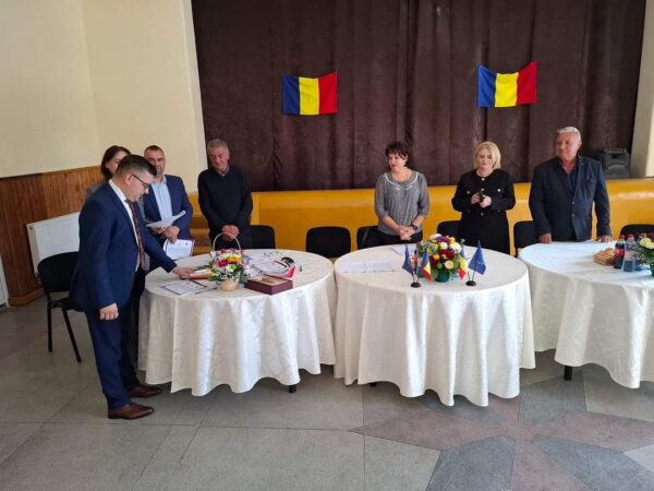 Adrian Năstase, învestit primar pentru al șaselea mandat: Angajamente noi pentru dezvoltarea comunei I. L. Caragiale Adrian Năstase a fost oficial învestit în funcția de primar al comunei I. L. Caragiale pentru al șaselea mandat,