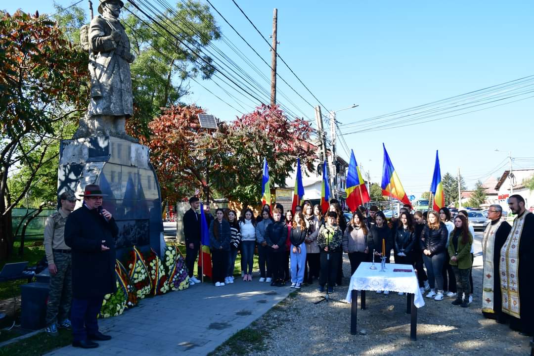 Orașul Răcari a găzduit ceremonii emoționante de Ziua Armatei Române.