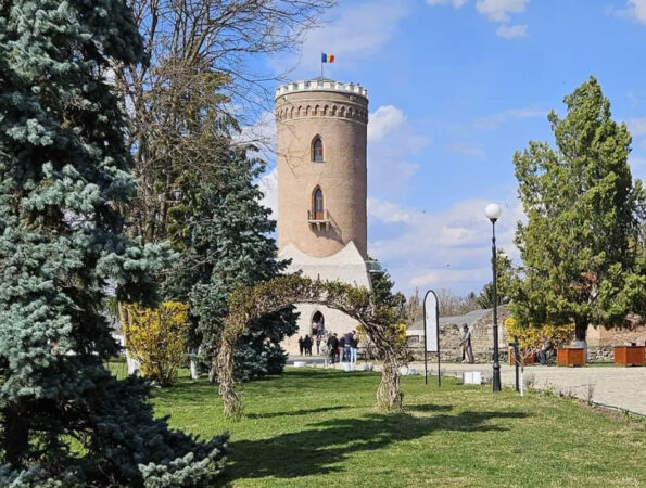 Complexul Naţional Muzeal „Curtea Domnească” Târgovişte a trecut la programul de iarnă Complexul Naţional Muzeal „Curtea Domnească” Târgovişte și-a modificat programul de vizitare, adaptându-se sezonului rece.