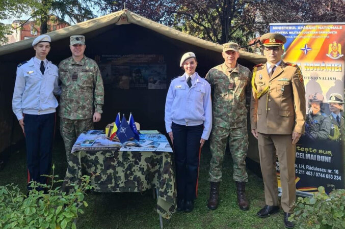 Ziua Armatei României celebrată cu activități impresionante la Târgoviște. VIDEO Ziua Armatei României celebrată cu activități impresionante la Târgoviște, autoritățile locale și județene, împreună cu Centrul Militar