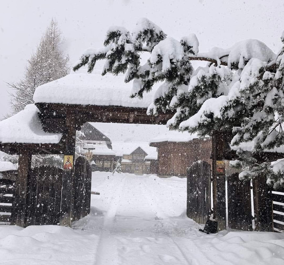 Bucovina, una dintre cele mai pitorești regiuni ale României, se transformă într-un adevărat basm de iarnă, iar frumusețea