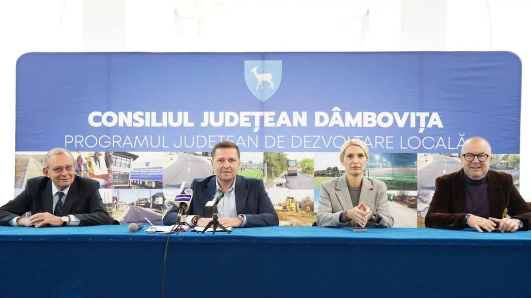 Președintele CJ Dâmbovița, Corneliu Ștefan, a dat startul unei noi etape de dezvoltare a județului, semnând, astăzi, 12 contracte de finanțare î