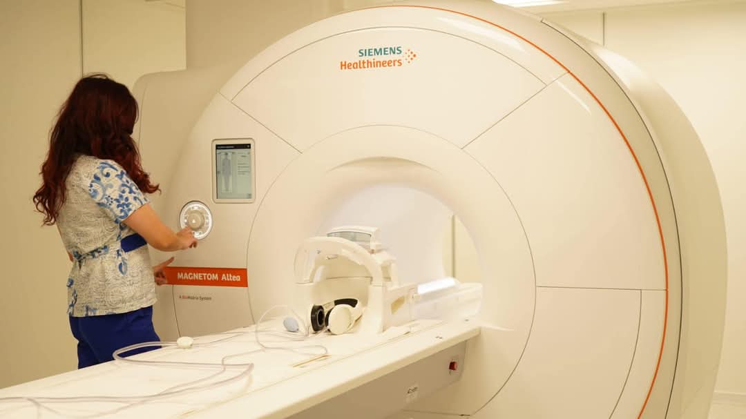 Spitalul Județean de Urgență Târgoviște a deschis oficial porțile unui echipament RMN de tehnologie Tesla, o investiție de 5,5 milioane