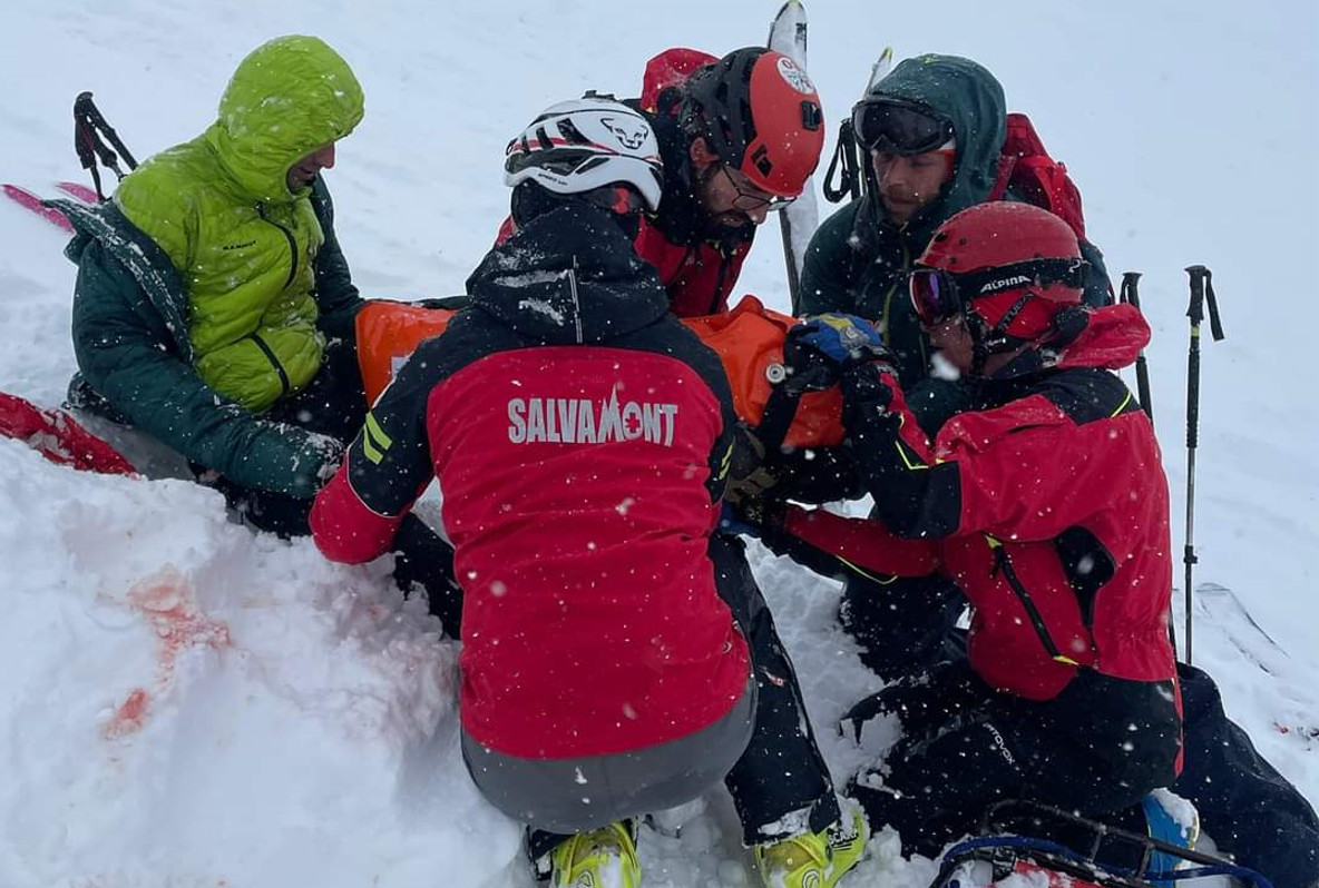 Avalanșă la Bâlea Lac, astăzi, 30 noiembrie, două persoane au avut parte de o experiență de neimaginat în zona Bâlea Lac