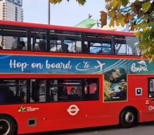 România își face simțită prezența în Marea Britanie cu o campanie unică de promovare: „Hop on board to România” România își promovează cu mândrie frumusețile în Regatul Unit printr-o campanie de marketing de amploare care include plasarea mesajului