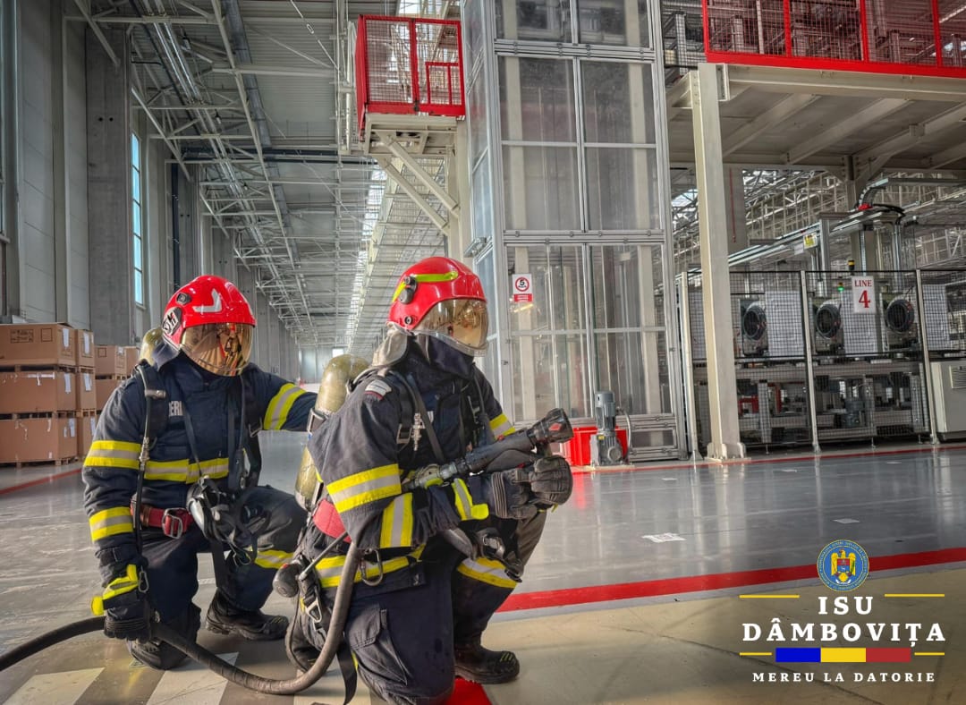 Exercițiu major al ISU Dâmbovița: Testarea capacității de răspuns la incendii și explozii în comuna Ulmi.