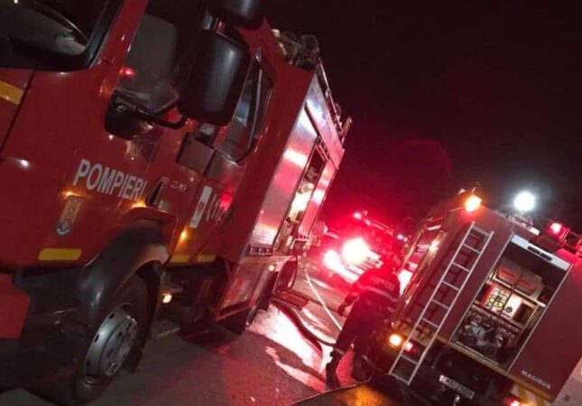 Incendiu la o clădire de birouri din Doicești,  în jurul orei 03:48, pompierii din județul Dâmbovița au fost alertați pentru a interveni