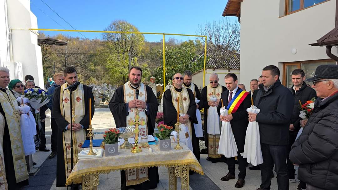 Sfințirea Capelei Parohiei Răzvadul de Jos: Un moment important pentru comunitatea locală, evenimentul