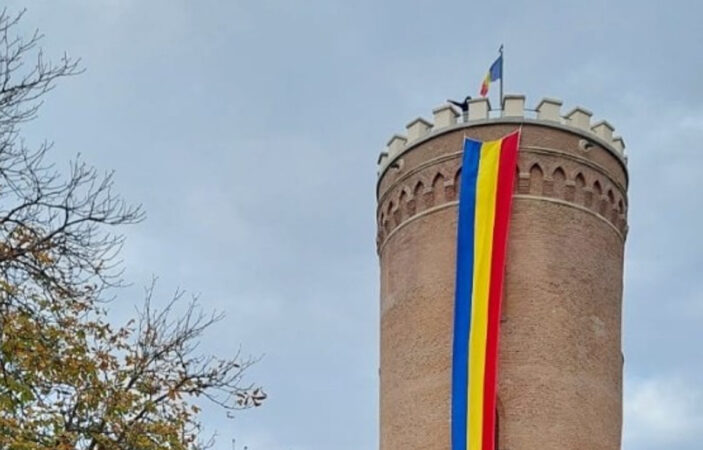 Târgoviște: Pe 29 noiembrie, Marșul Tricolorului, sărbătoare a mândriei naționale! La Târgoviște, în data de 29 noiembrie 2024, ora 11:00, Școala Gimnazială "Vasile Cârlova" va organiza un eveniment cu adevărat special