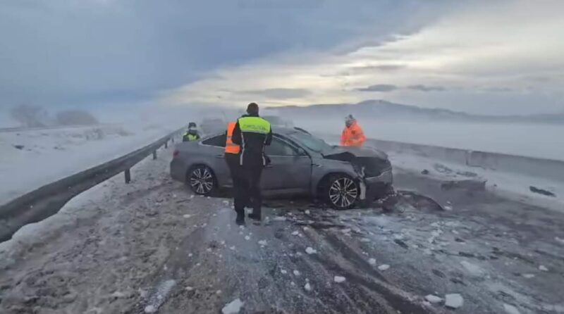 Viscol puternic pe DN1, între Codlea și Ghimbav, 22 noiembrie 2024 Viscol puternic pe DN1, între Codlea și Ghimbav, 22 noiembrie 2024, autoritățile de Meteorologie au emis un cod roșu