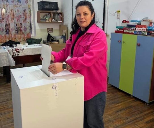 DÂMBOVIȚA VOTEAZĂ: Sunt așteptați la vot 415.987 de dâmbovițeni,cetățenii din județul Dâmbovița vor avea ocazia să își exprime opțiunea în cadrul alegerilor prezidențiale. 
