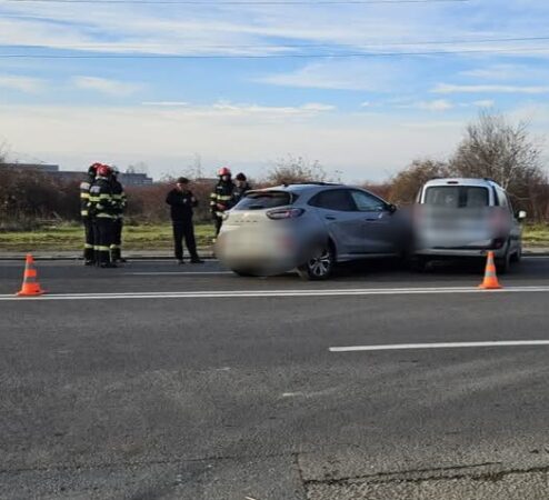 Accident rutier în Târgoviște: O femeie rănită după o coliziune pe strada Laminorului Accident rutier în această dimineață, 14 decembrie, pe strada Laminorului din municipiul Târgoviște, în urma unei manevre greșite