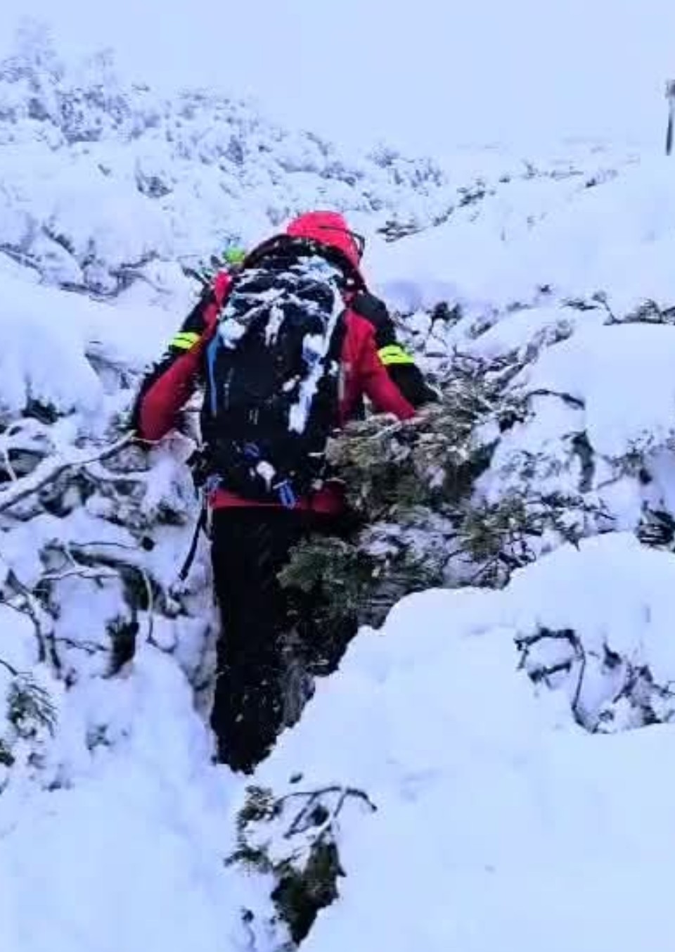 Intervenții contracronometru: Salvamont intervine pentru recuperarea unor turiști blocați.