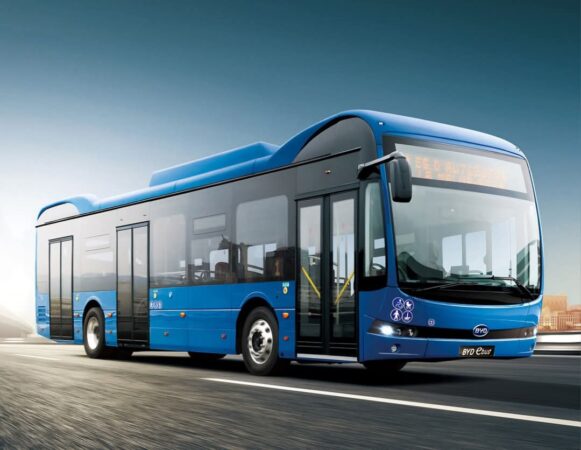 Târgoviște face un alt pas mare către un transport public ecologic: Alte 21 de autobuze electrice vor circula pe străzile orașului în 2025 Târgoviște se pregătește să îmbrățișeze viitorul transportului urban ecologic. Primarul Daniel Cristian Stan a anunțat astăzi