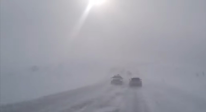 Avertizare meteo de urgență în județul Dâmbovița: Vânt puternic și viscol pe crestele montane până pe 17 decembrie.