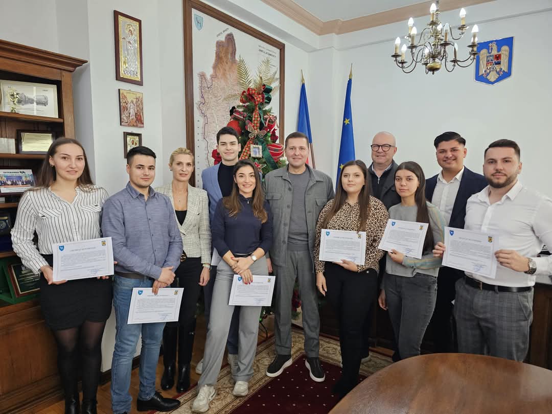 Tinerii sunt susținuți prin Programul de Internship al CJ Dâmbovița.