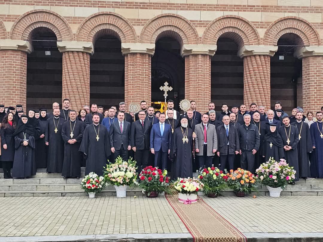 Corneliu Ștefan, președintele CJ Dâmbovița, a primit „Crucea Valahă” de la ÎPS NIFON , astăzi, când 25 de ani de la întronizarea