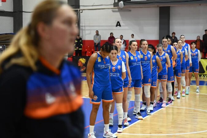 CSM Târgoviște a înfruntat Clujul cu o victorie spectaculoasă în Cupa României: 84-35 Echipa de baschet feminin CSM Târgoviște a obținut o victorie categorică în deplasare, în fața celor de la CS Universitatea Cluj, în cadrul Cupei României, scor 84-35.