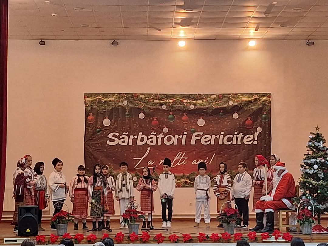 La Malu cu Flori, primarul Ion Constantin a fost mesagerul lui Moș Crăciun pentru copii.