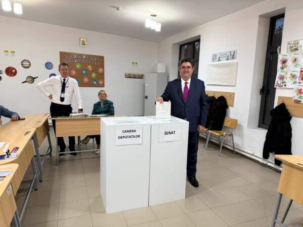 La mulți Ani, Răcari, La mulți Ani, România! Mesajul optimist al primarului Marius Caravețeanu de Ziua Națională La mulți Ani, Răcari, La mulți Ani, România! Mesajul optimist al primarului Marius Caravețeanu de Ziua Națională, atât pentru întreaga țară, cât și pentru comunitatea locală.