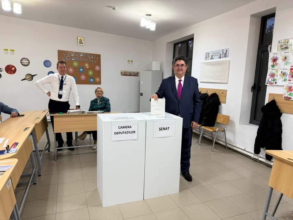 La mulți Ani, Răcari, La mulți Ani, România! Mesajul optimist al primarului Marius Caravețeanu de Ziua Națională, atât pentru întreaga țară, cât și pentru comunitatea locală.