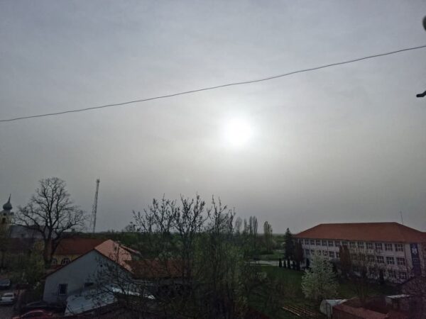 După temperaturi blânde, urmează ploi, vânt puternic și ninsori la munte După temperaturi blânde, urmează ploi, vânt puternic și ninsori la munte, în timp ce ne pregătim să întâmpinăm noul an, prognoza meteo aduce vești noi.