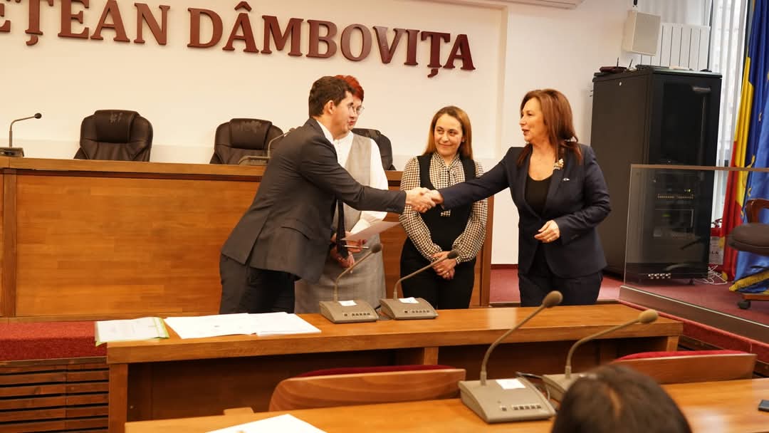 Parlamentarii PSD Dâmbovița, învestiți oficial în cadrul unei ceremonii solemne organizate la Prefectura județului Dâmbovița.