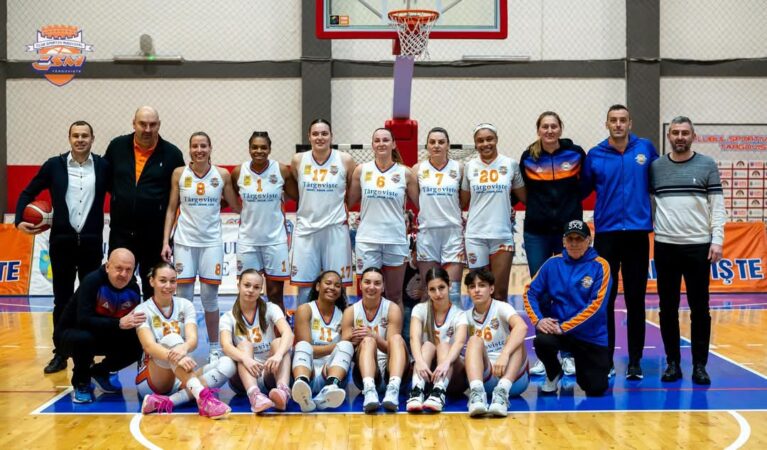 CSM Târgoviște a învins Rapid București, scor 71-55 CSM Târgoviște a obținut o victorie de senzație pe teren propriu, în fața celor de la CS Rapid București, într-un meci care a subliniat