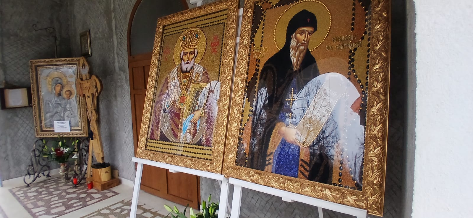 Mănăstirea "La Stejari", oază de liniște și speranță în inima pădurii, în  comuna Mănești, județul Dâmbovița, la doar câțiva kilometri de Târgoviște