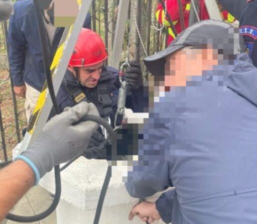 Salvarea contracronometru a unei femei căzute într-o fântână, în localitatea Cojasca Salvarea contracronometru a unei femei căzute într-o fântână, în localitatea Cojasca.