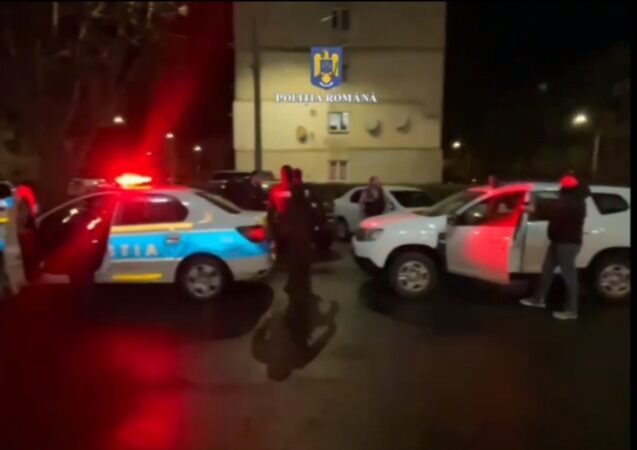 Tânăr reținut pentru tâlhărie după o urmărire în mai multe județe Tânăr reținut pentru tâlhărie după o urmărire în mai multe județe.Este vorba despre un bărbat de 24 de ani din Târgoviște care a fost reținut pentru 24 de ore
