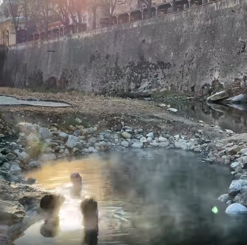 Minunile României, stațiunea balneară Băile Herculane, una dintre cele mai vechi din Europa, continuă să uimească prin puterea apelor sale termale