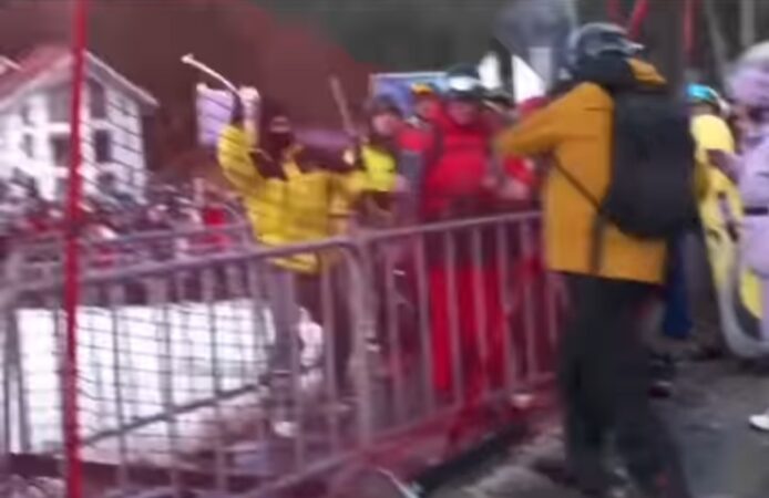La Telegondola din Poiana Brașov: Schiurile au lovit mai tare decât vântul La Telegondola din Poiana Brașov: Schiurile au lovit mai tare decât vântul.