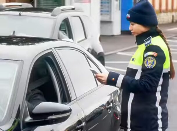 Razie de amploare în județul Dâmbovița: Peste 200 de polițiști au împânzit străzile Razie de amploare în județul Dâmbovița: Peste 200 de polițiști au împânzit străzile, se acționează pe tot parcursul zilei.