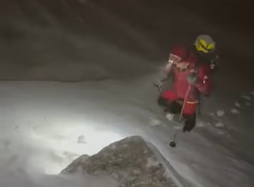 Căutări în Munții Bucegi: Un bărbat din Dolj dispărut în zona Babele-Vârful Omu, salvatorii montani din județele Dâmbovița, Bușteni și