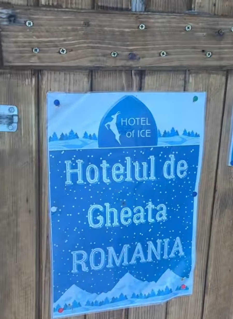 Hotelul de Gheață de la Bâlea Lac, o lume magică, creionată în gheață.