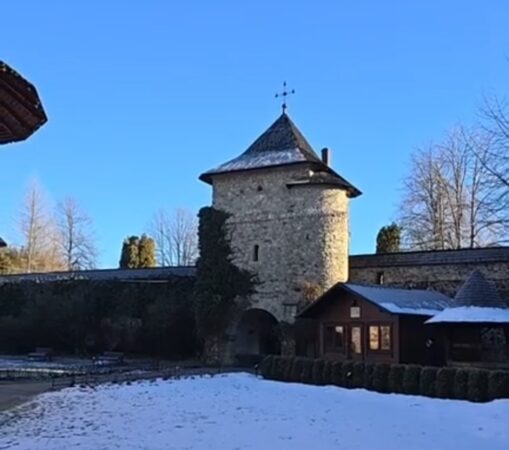 Mănăstirea Moldovița: Bijuteria spirituală a Bucovinei, inclusă în patrimoniul mondial UNESCO Mănăstirea Moldovița, un simbol al tradiției religioase și culturale din nordul Moldovei, continuă să atragă turiști și pelerini din întreaga lume.